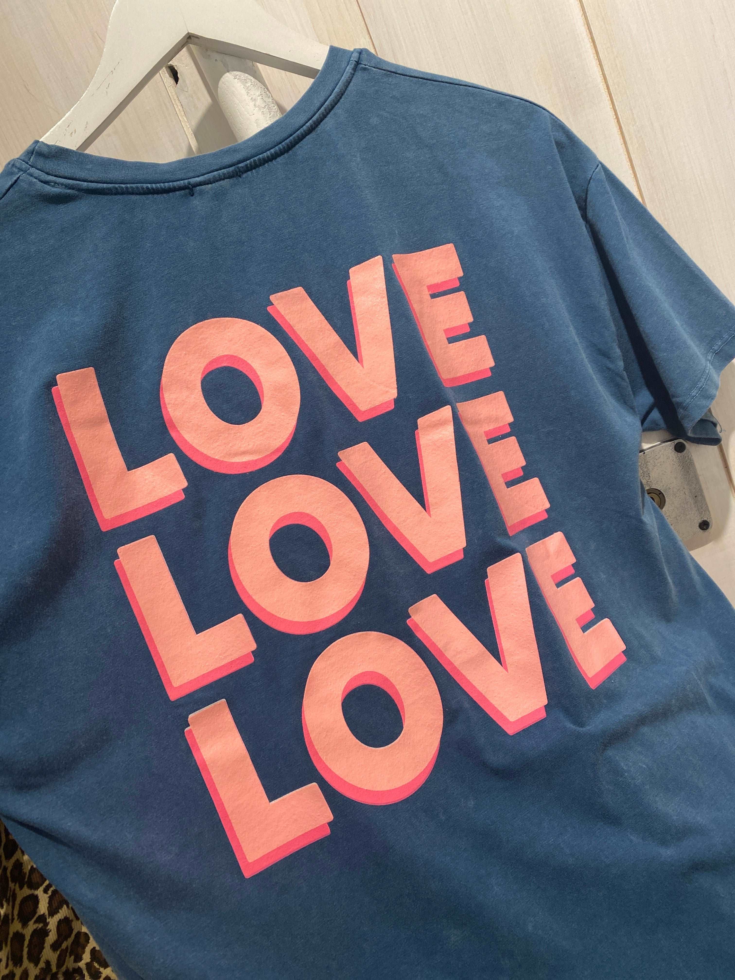 Love Graphic Tee