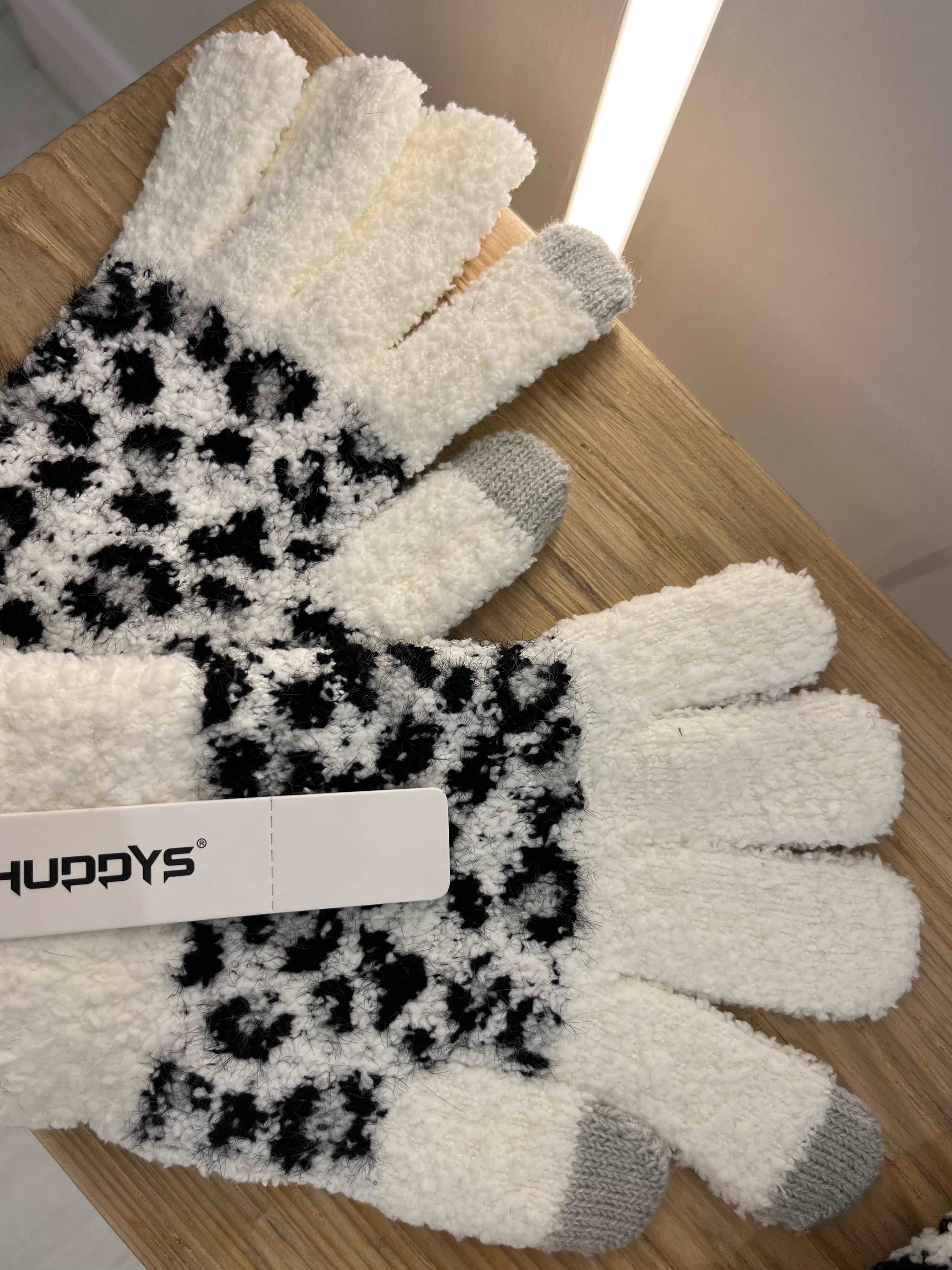 Snow Leopard Hat & Glove Set