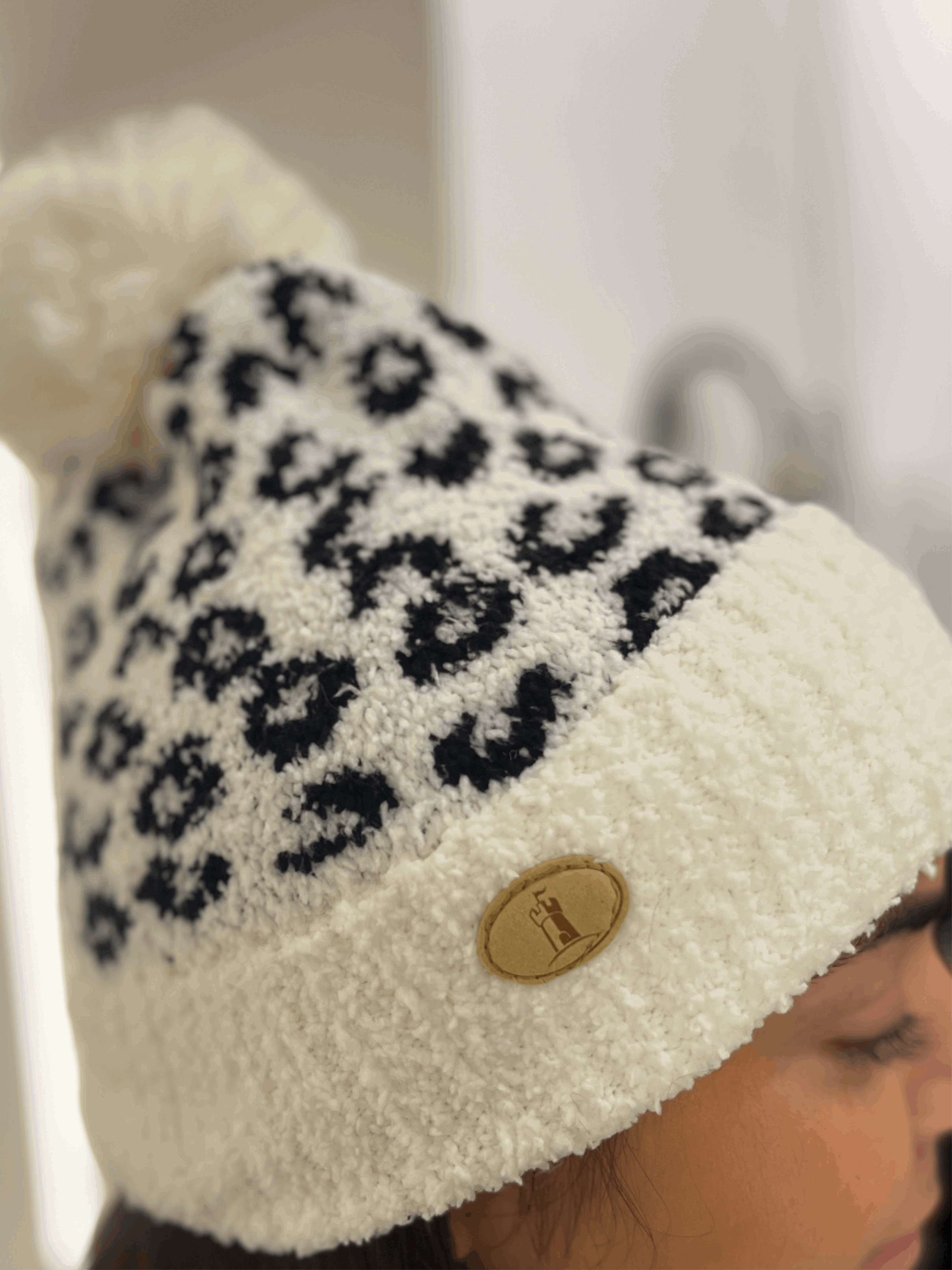 Snow Leopard Hat & Glove Set