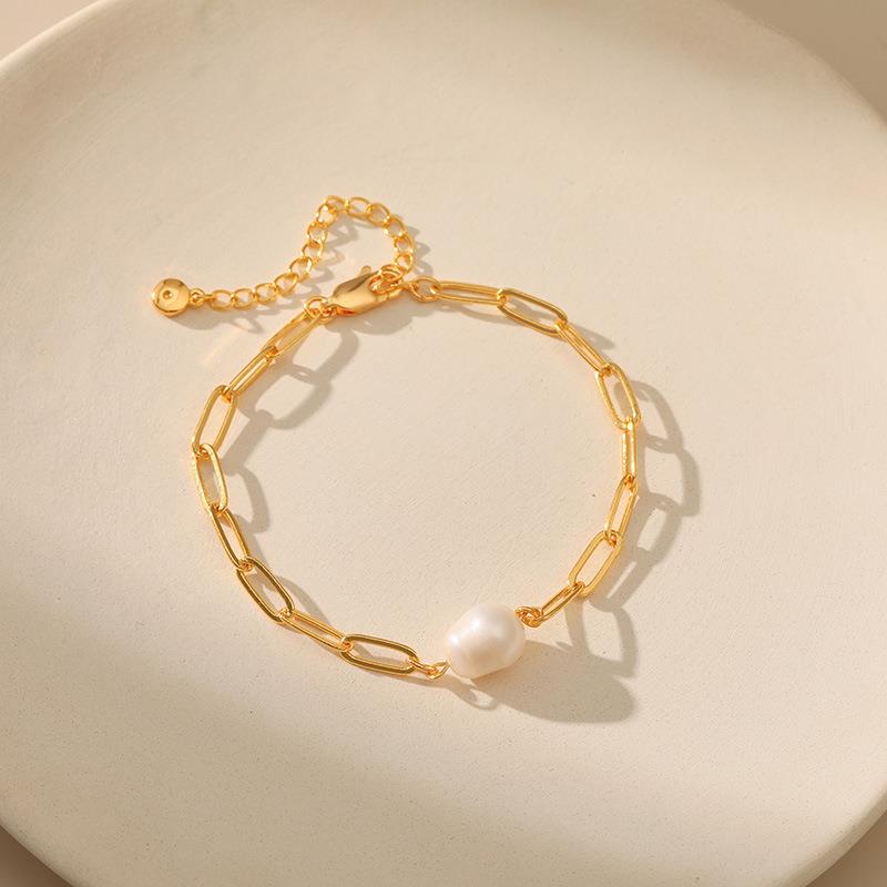 Links bracelet with freshwater pearl insert