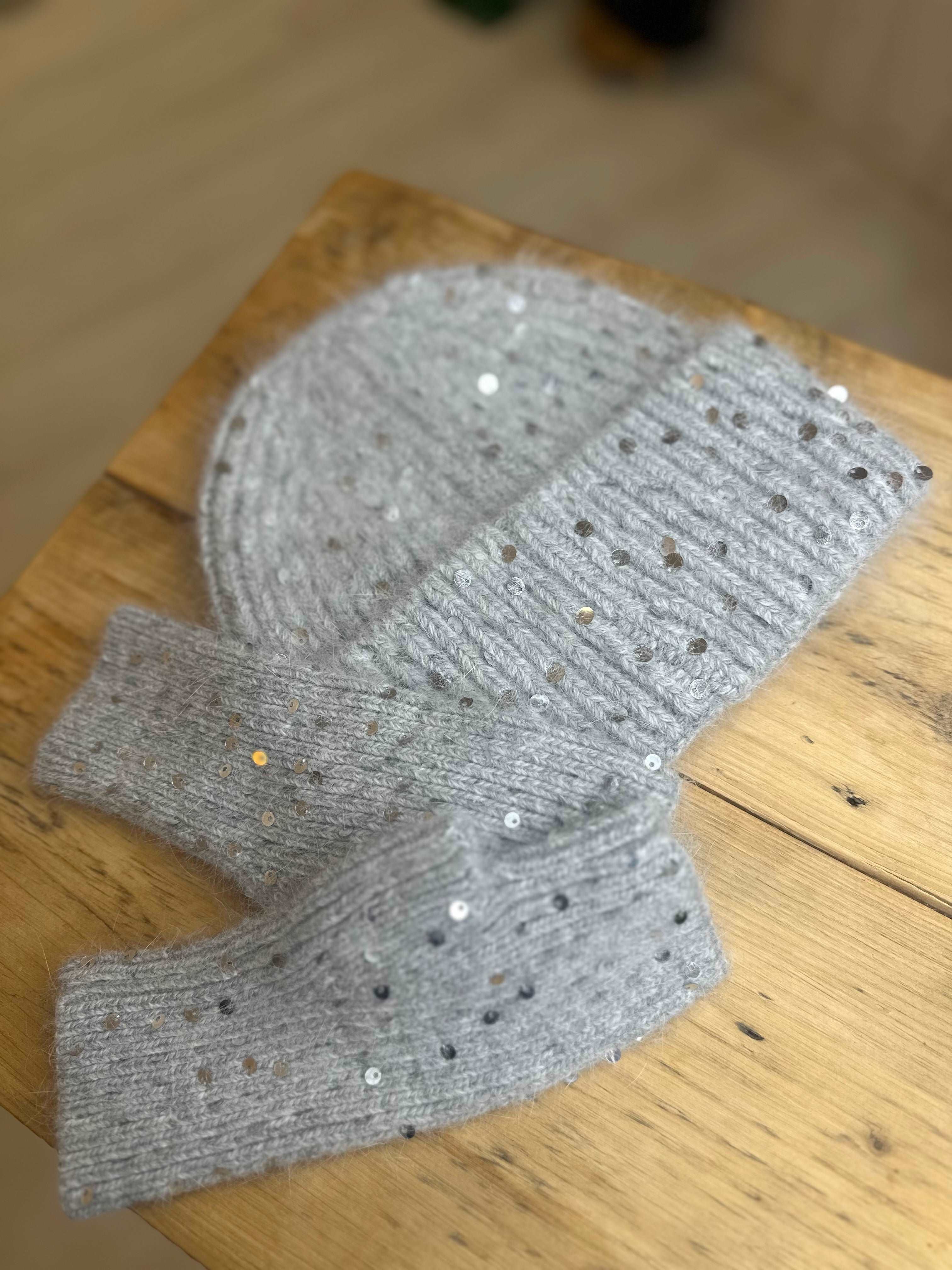 Sequin Hat and Gloves Set