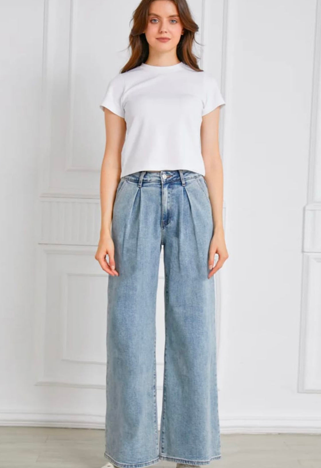 Relaxed Darted Wide Leg Jeans