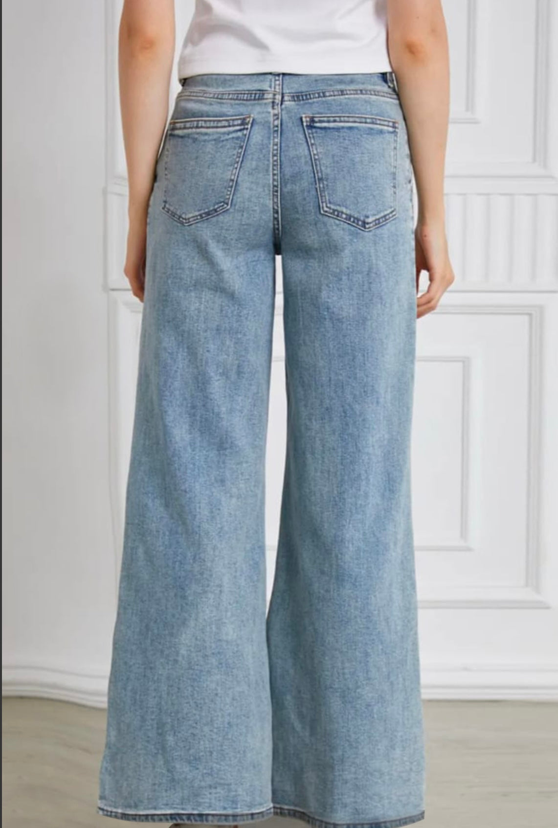 Relaxed Darted Wide Leg Jeans