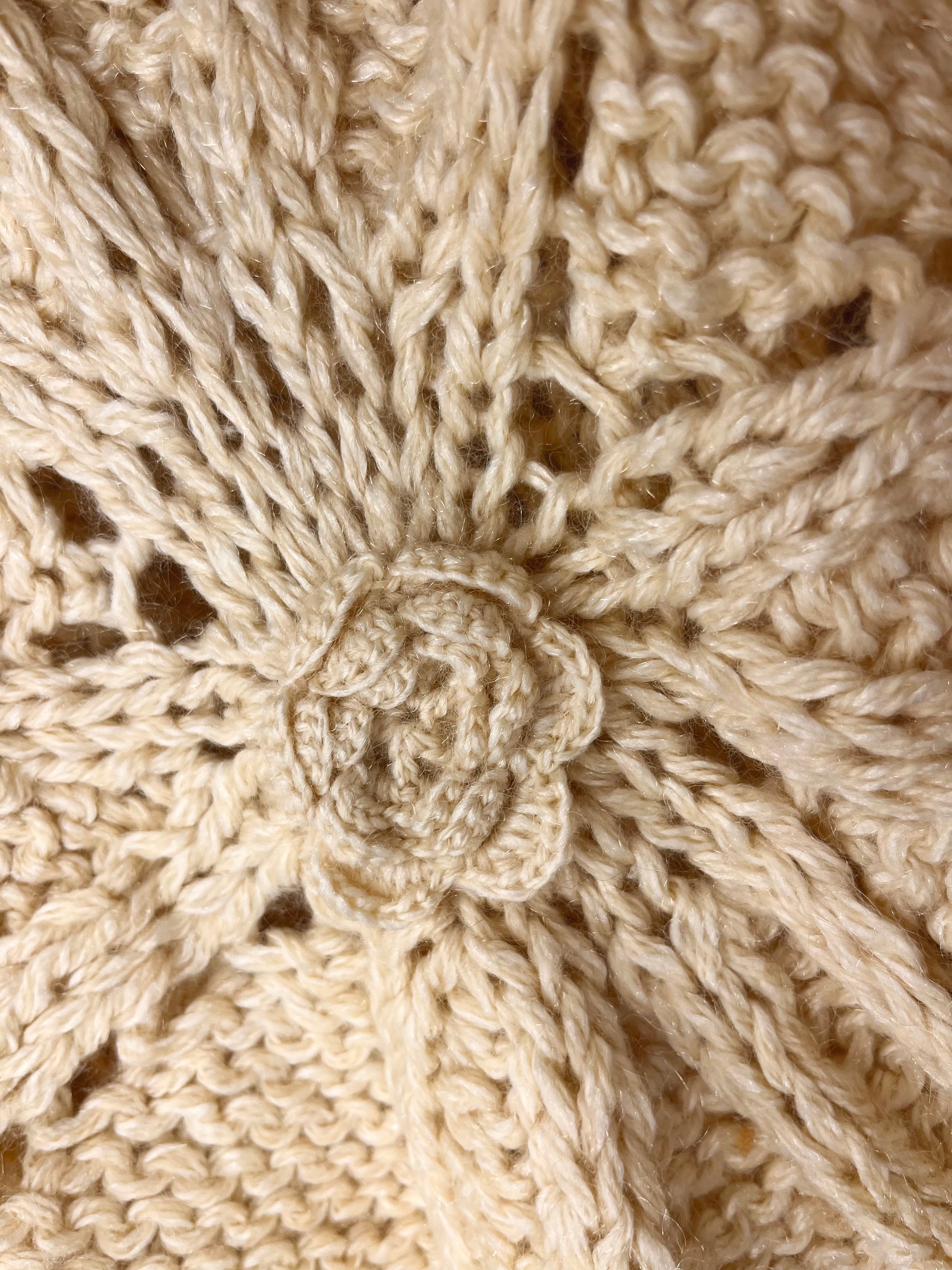 Elissia Flower Design Chunky Knit