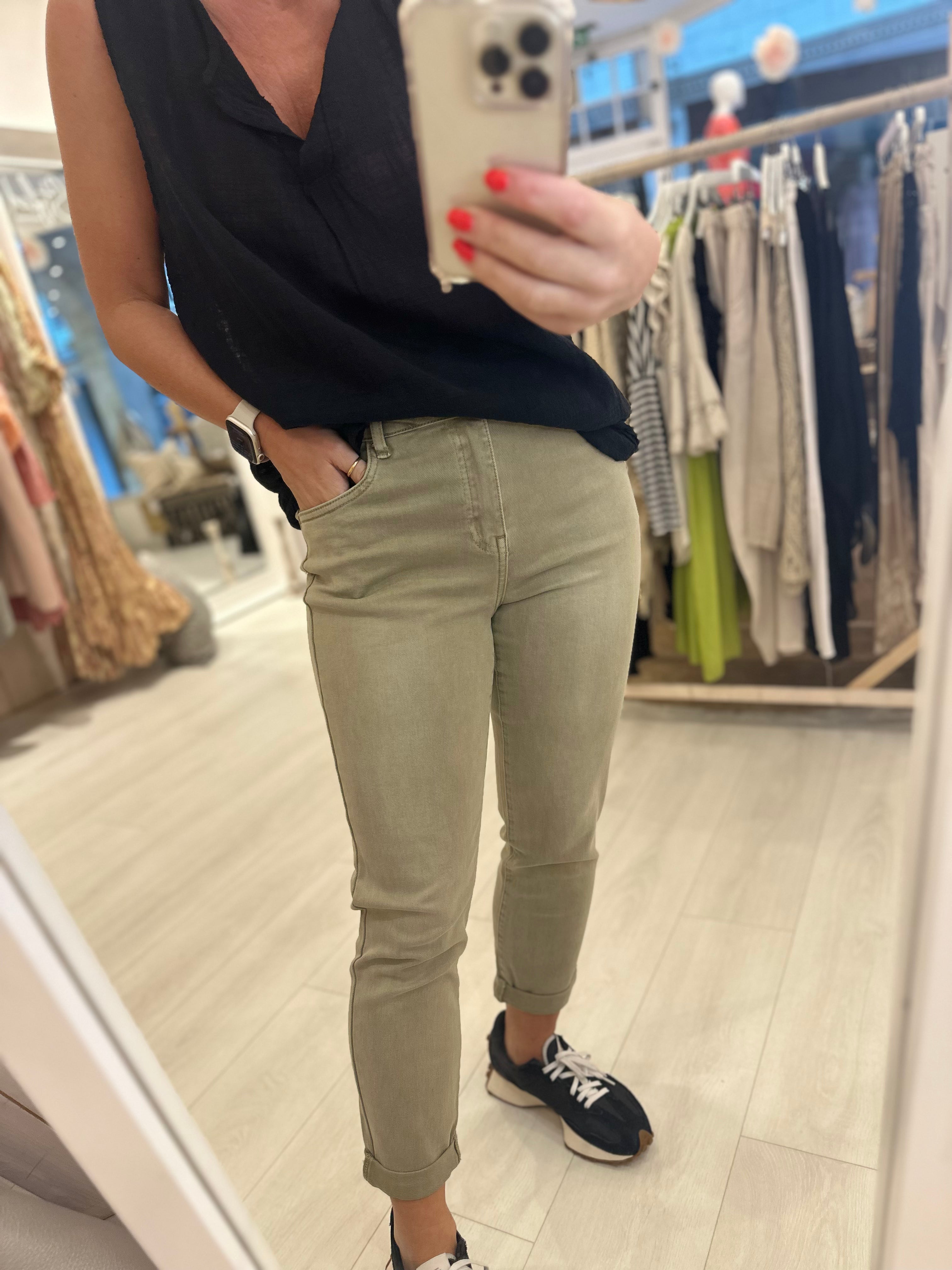 Khaki Boyfriend jeans