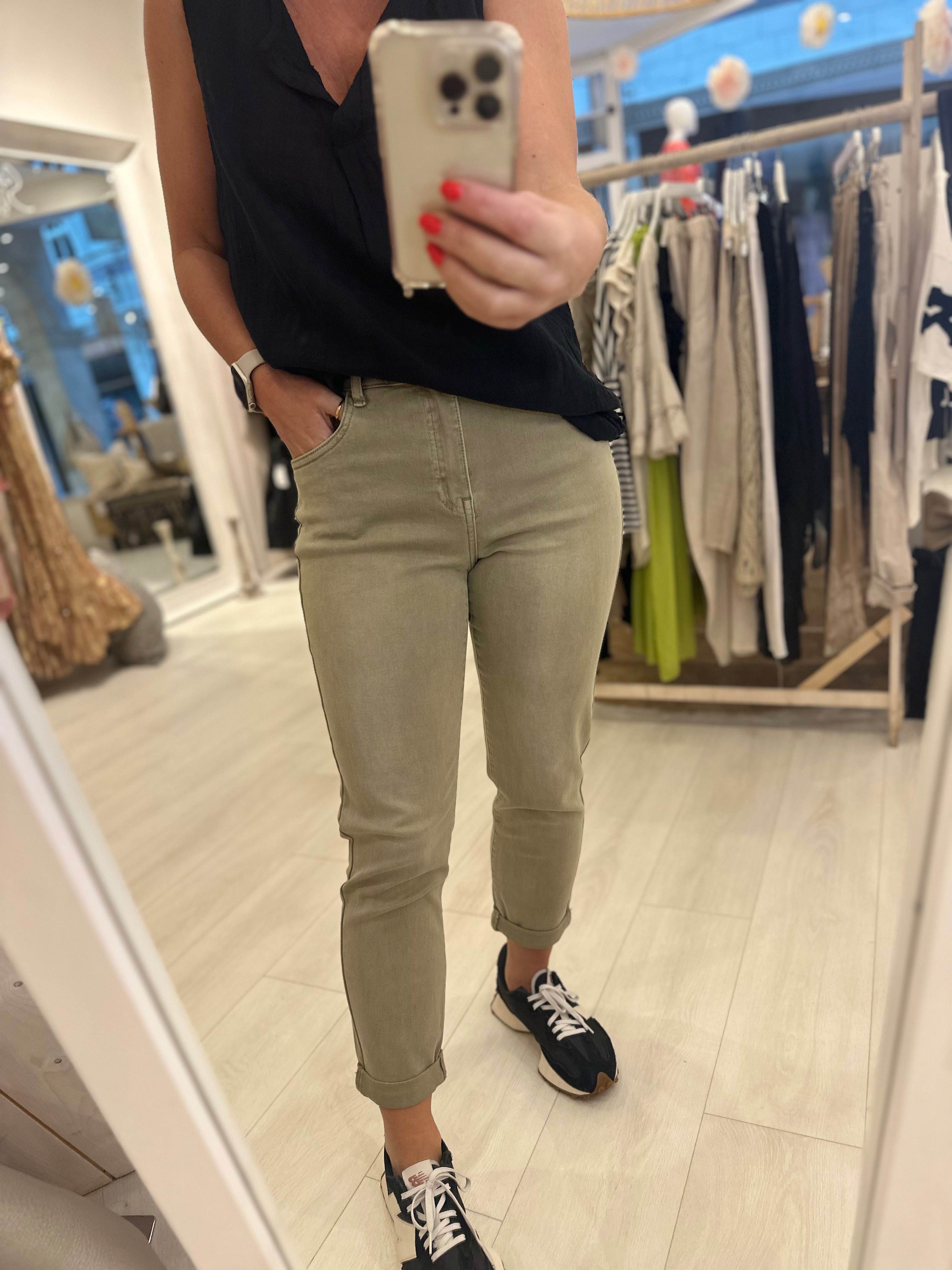 Khaki Boyfriend jeans