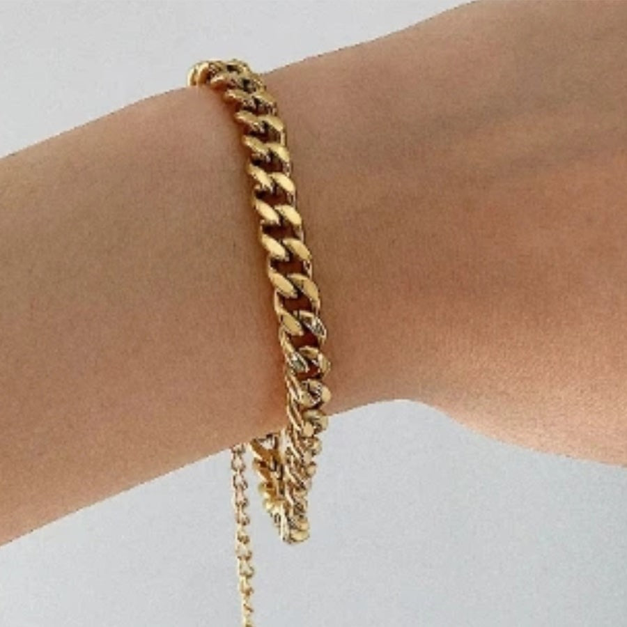 Flat Links Bracelet In Gold