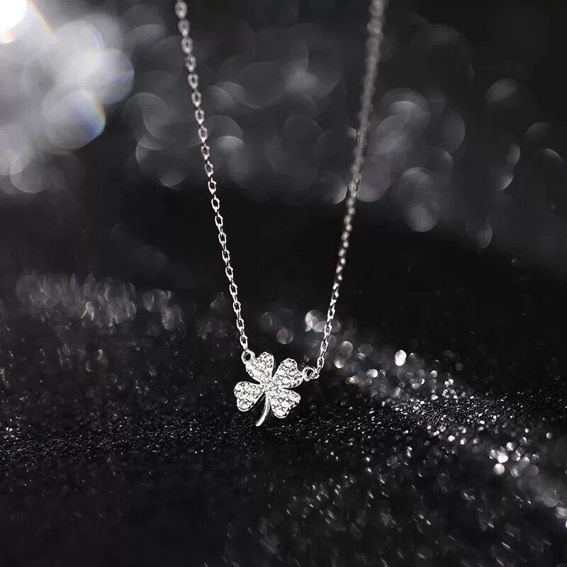 Silver Clover Pendant Necklace